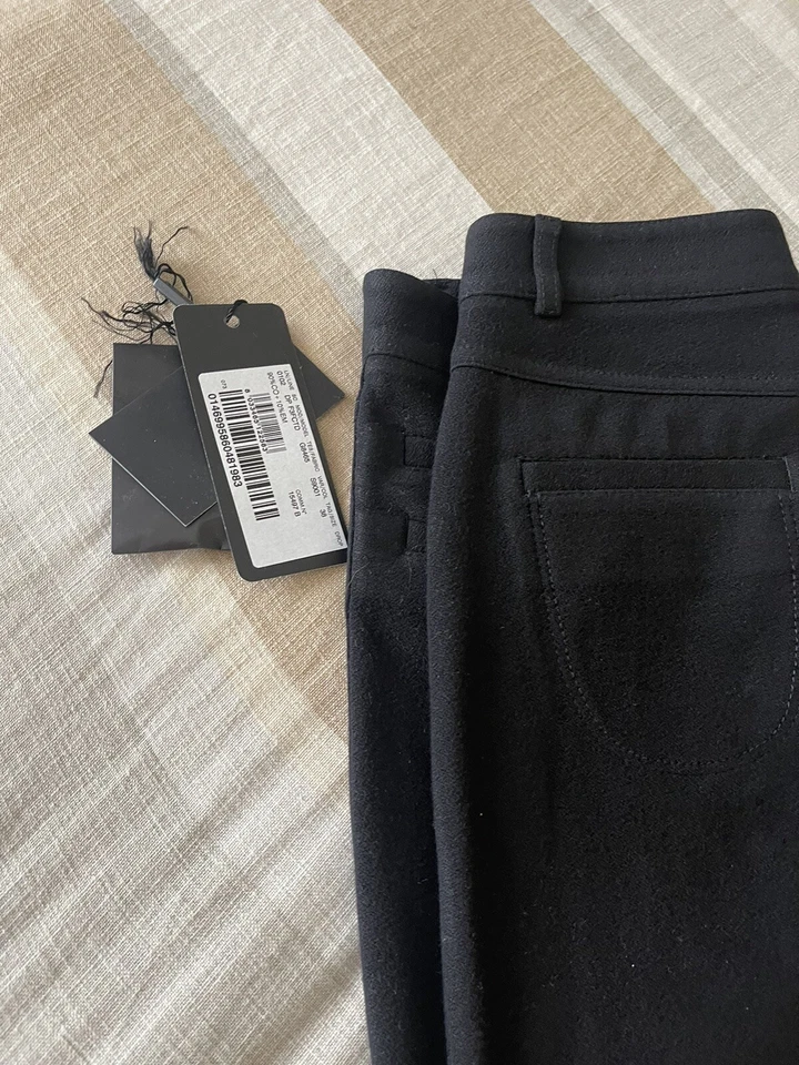 Dolce & Gabbana Pantalones Pierna Ajustados Modelo D3FCTD G8465 Negro Talla 38 Foto 2 de 4