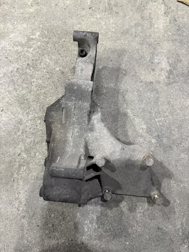 VW T4 2,5 TDI Halter Klimakompressor Lichtmaschine Servo Klima 074145169