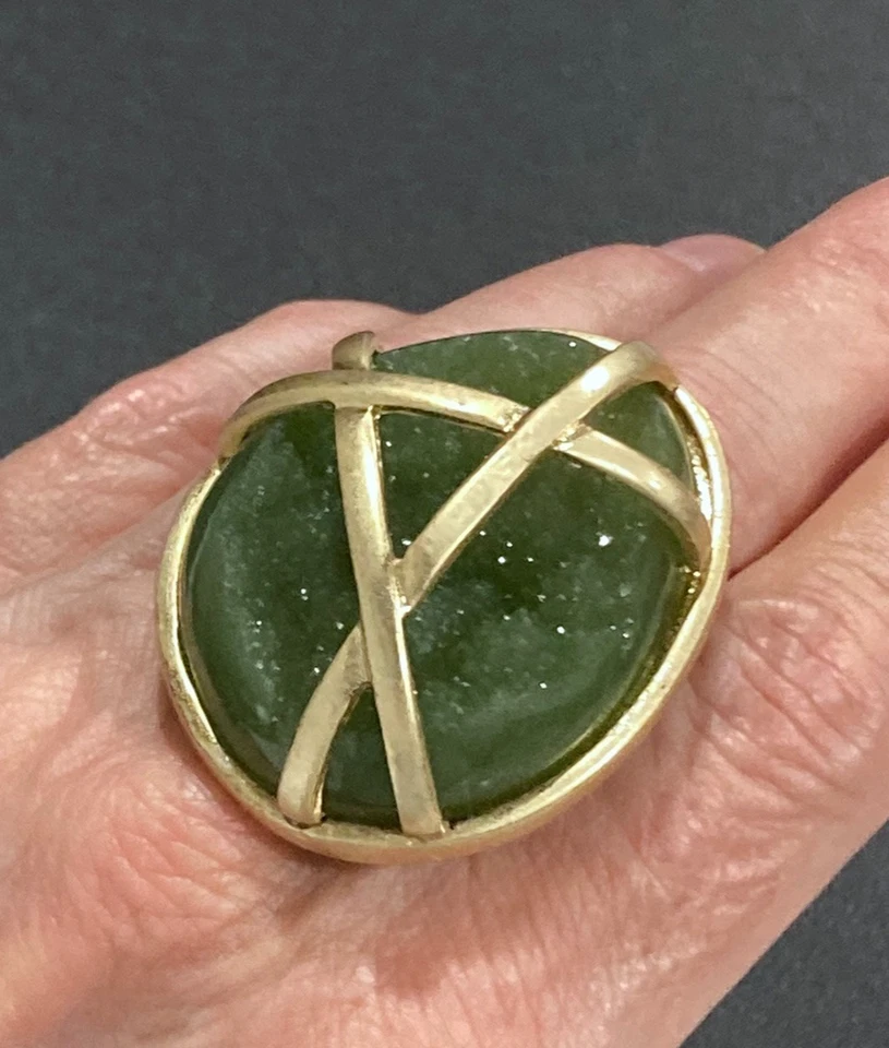 Nuevo Anillo RARO Sheila Fajl Brillante Verde Aventurina Geoda Modernista AUDAZ Talla 10 Foto 3 de 4