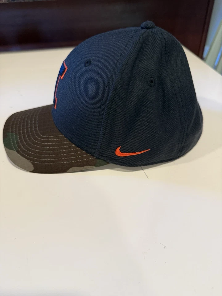 Nike Adult Illinois Fighting Illini Black Military Appreciation Swoosh Flex Hat - Image 2 of 4