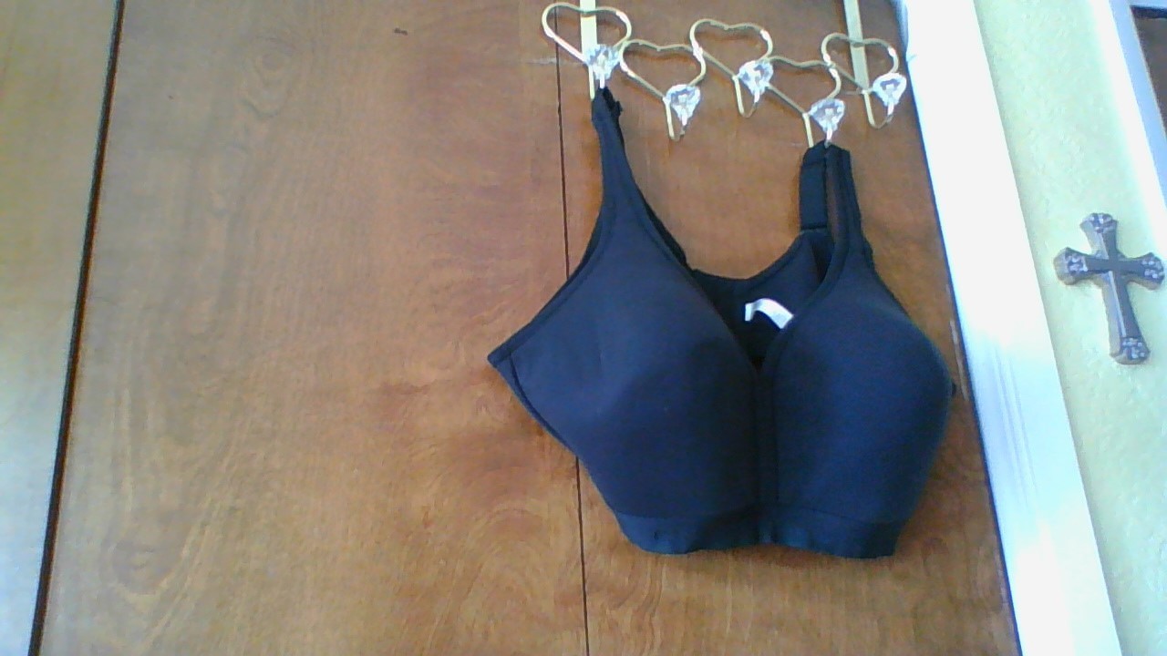 Cacique Lightly Lined No Wire Bra Size 44D Black Adj Strap Full Coverage Stretch