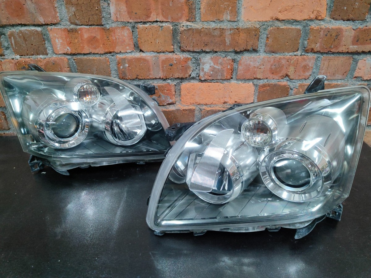 トヨタ アベンシス AZT250/251/255純正HIDヘッドライトKOITO JDM Toyota Avensis AZT250 2003-2006 SMOKED HALOGEN Headlights
