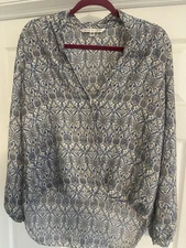 Max Studio Top Womens Med Surplice Neck Twist Waist Geo Floral Boho Small Dressy