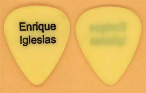 Enrique Iglesias Original Signature Guitar Pick - 2004 Seven World Tour - Zdjęcie 1 z 2