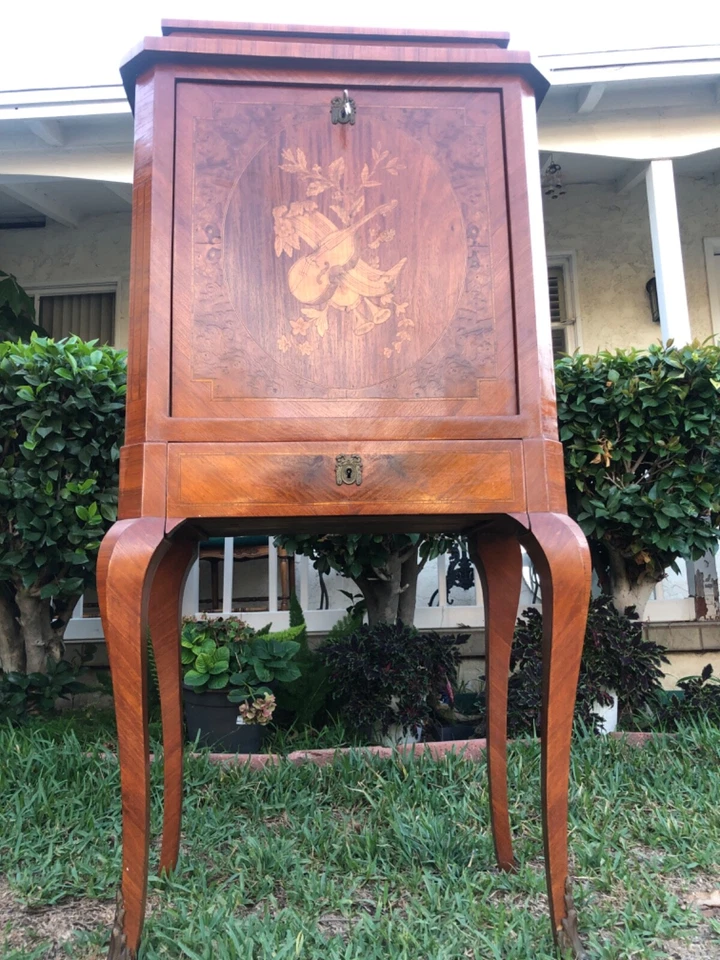 Escritorio de secretaría vintage con incrustaciones Foto 2 de 4