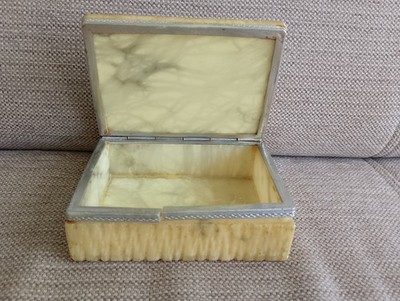 VINTAGE 60er JAHRE ITALIENISCHE CREME ALABASTER SCHMUCKKÄSTCHEN MIT SCHARNIER 13,5x9,5CM (668G)