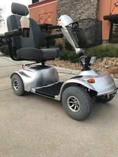 Golden Technologies Avenger 4 wheel Heavy Duty Scooter. BEST SELLING HD SCOOTER