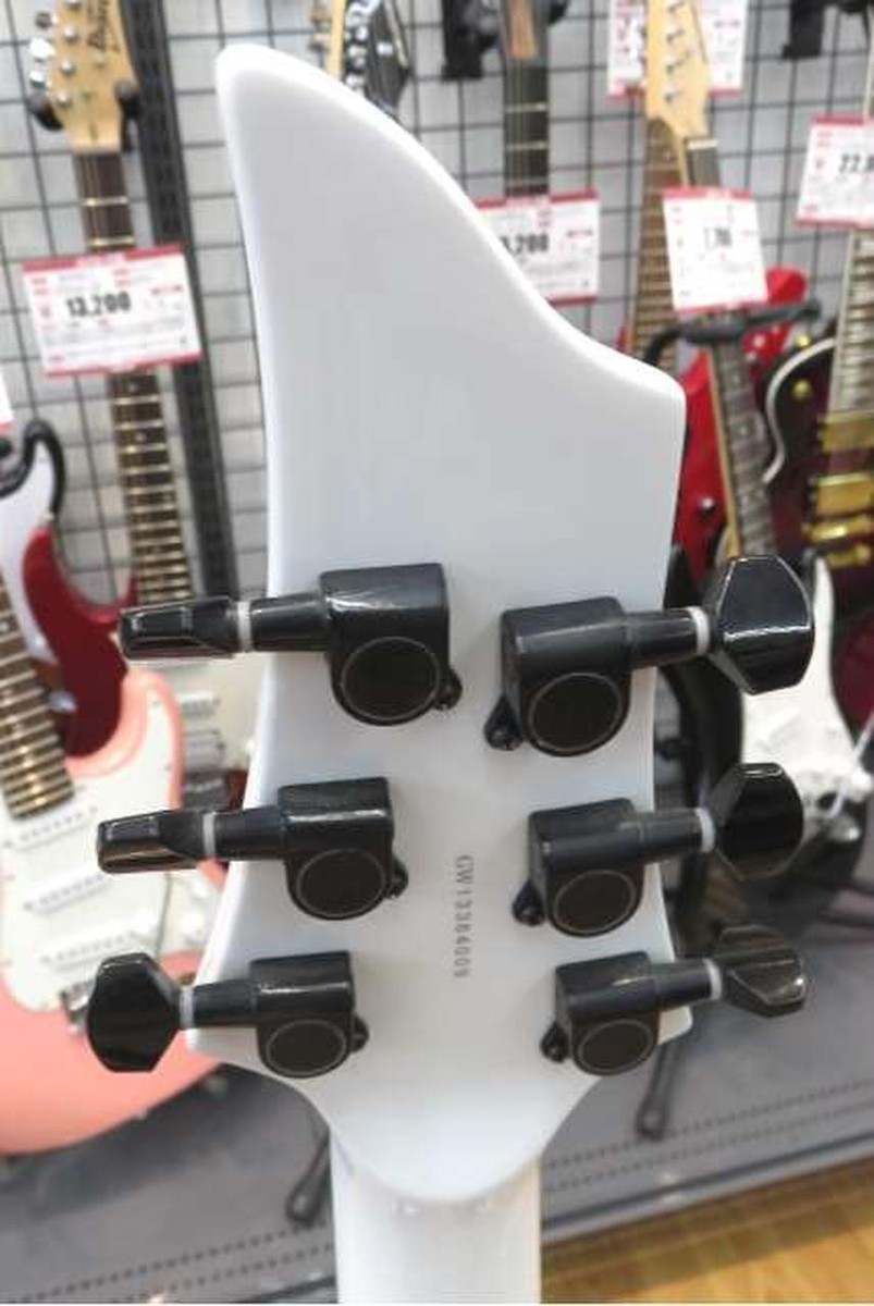 Grass Roots Forest White G-FR-56G Electric Guitar W/Gig Bag Grass Roots Forest White G-FR-56G Electric Guitar W/Gig Bag