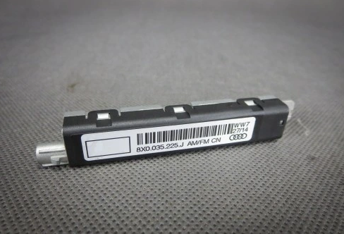 NOUVEL AMPLIFICATEUR D'ANTENNE SUPÉRIEUR DROIT AUDI A1 8X 8X0035225J