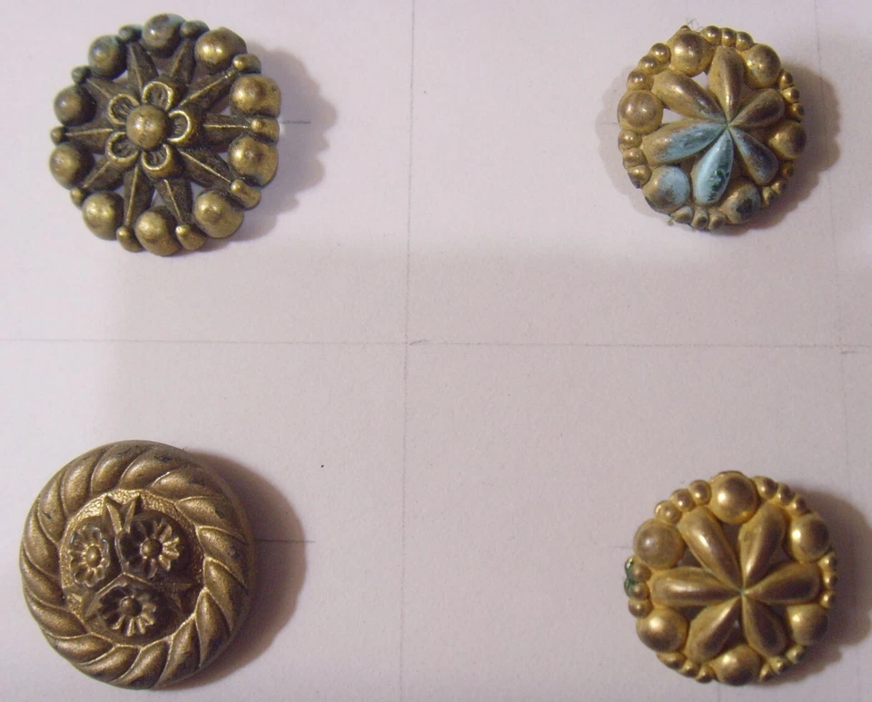 Early 1900s antique collector museum grade assorted buttons lot 54056 - Image 4 of 4