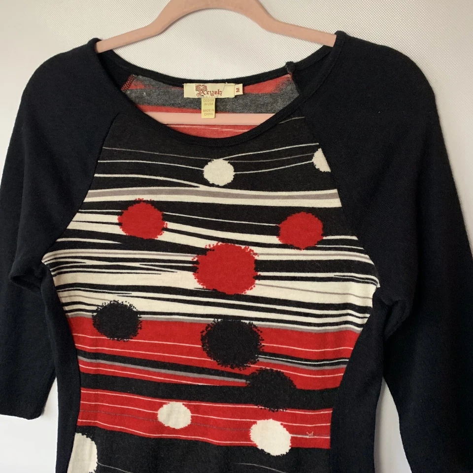 Aryeh Woman's Red  White  Black 3/4 Sleeve Short Sweater Dress Size MEDIUM - Image 2 of 4