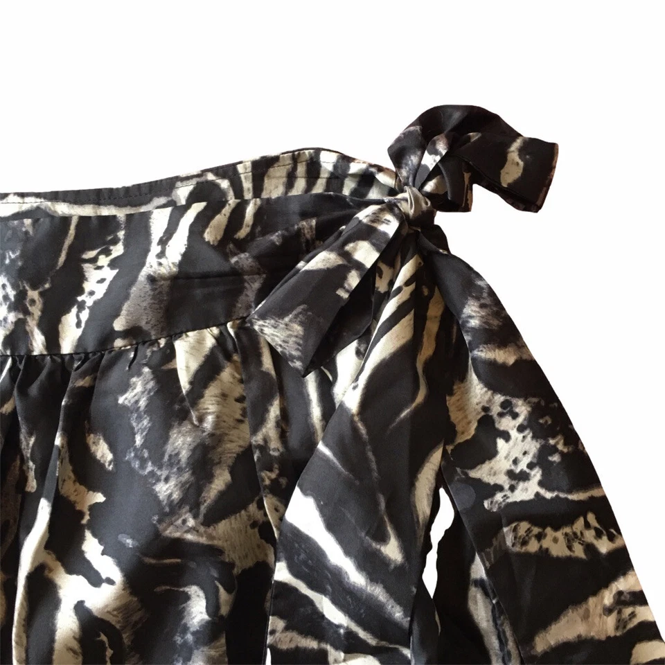 Falda corta Express Design Studio de seda animal negra/gris/tostada para mujer talla 6 Foto 4 de 4