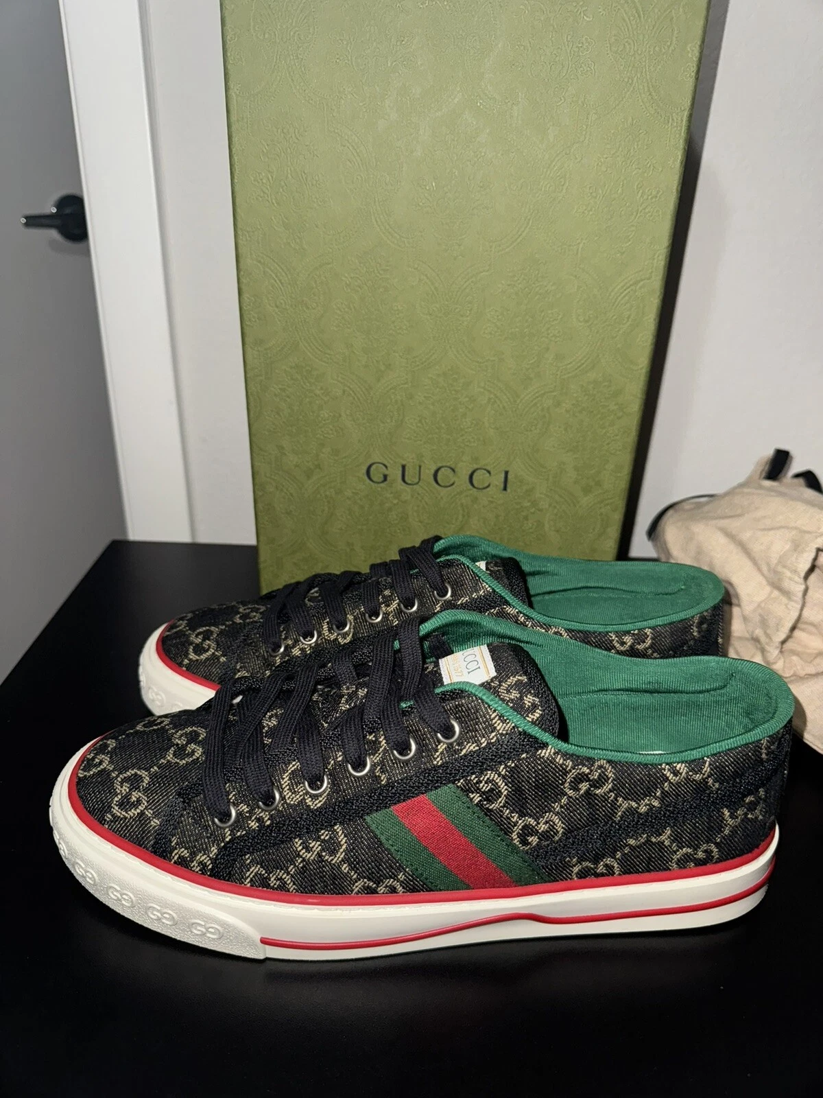 Baskets Gucci Tennis 1977 logo GG taille 7+ (convient comme un US 10)