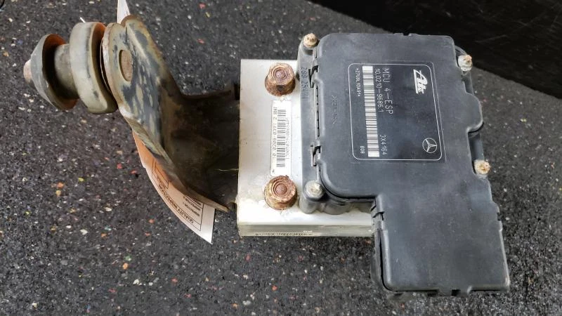 00-02 Mercedes ML Class ABS Anti Lock Brake Pump w/Mod OEM - Imagem 2 de 4