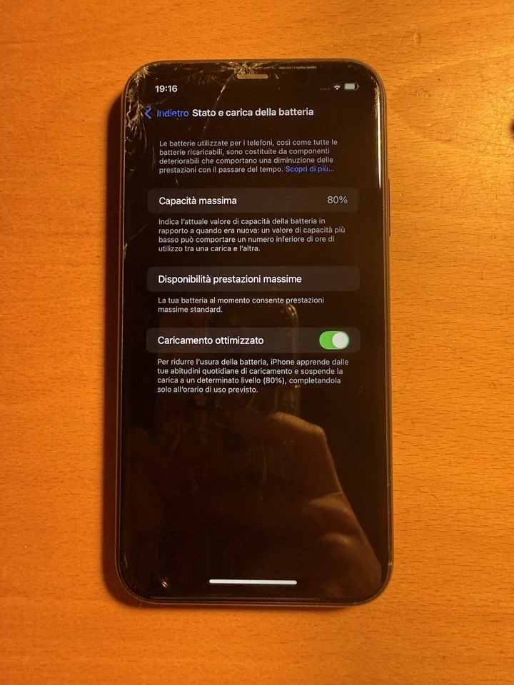 Apple iPhone XR - 128GB - Nero - Immagine 2 di 4
