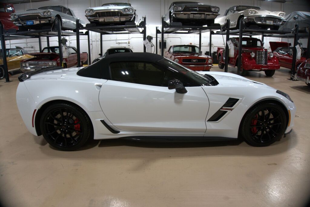 2019 Arctic White Chevrolet Corvette   | C7 Corvette Photo 6