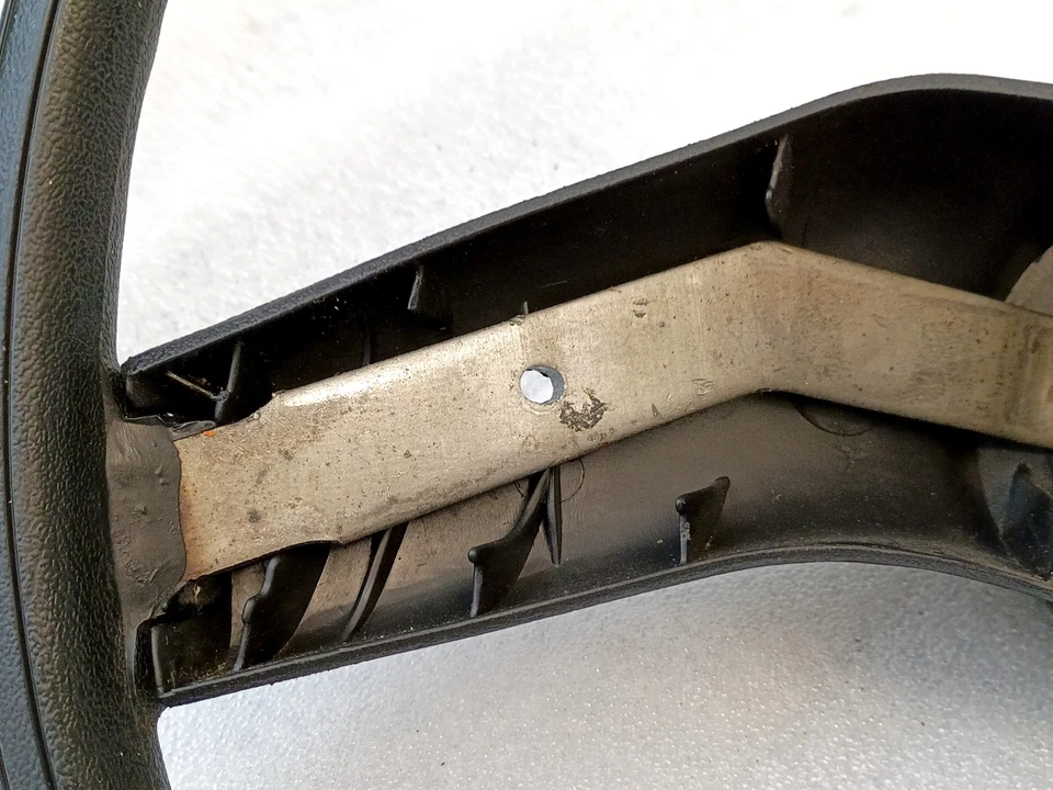 Direção skinny 80-86 - Estado quase novo na caixa - F150 F250 F350 Bronco fabricante de equipamento original - Imagem 2 de 4