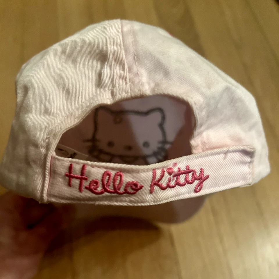 H&M Hello Kitty Abejas y Mariposa Sombrero Béisbol Rosa Bordado Flor Talla 3-6 Foto 2 de 4
