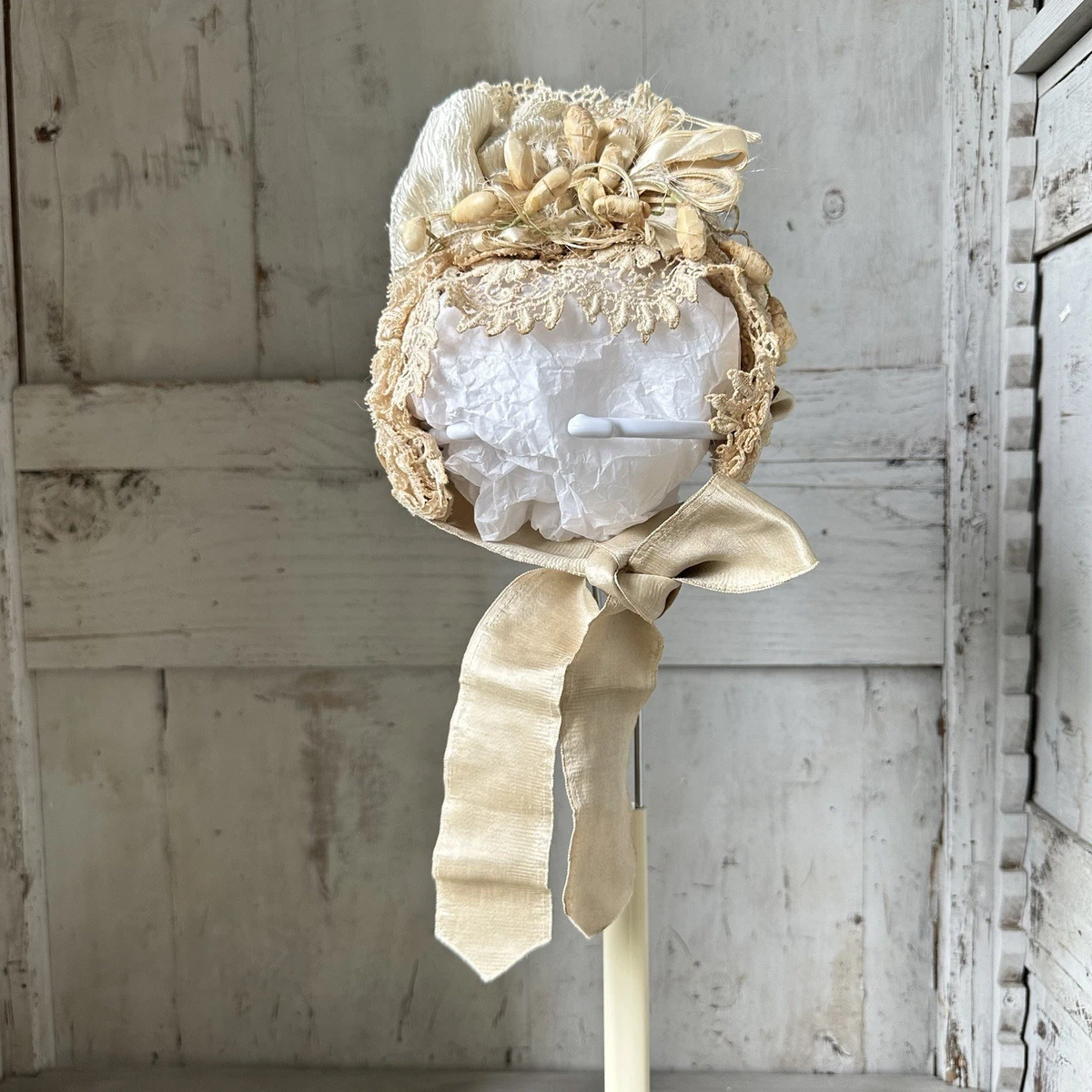 Atelier Bonnouvrier - Poupée ancienne en papier crépon et porcelaine