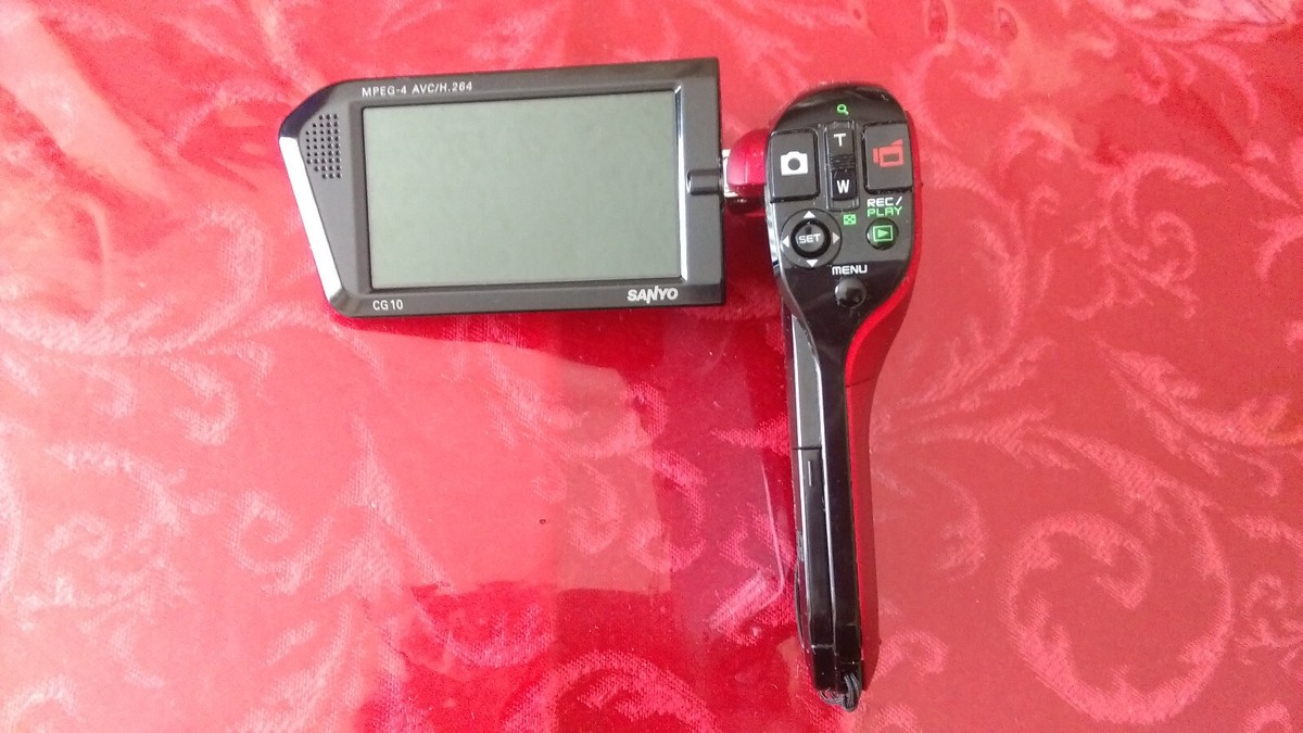 Sanyo Xacti CG10 - 10 Mega Red Photo & Videos digital movie