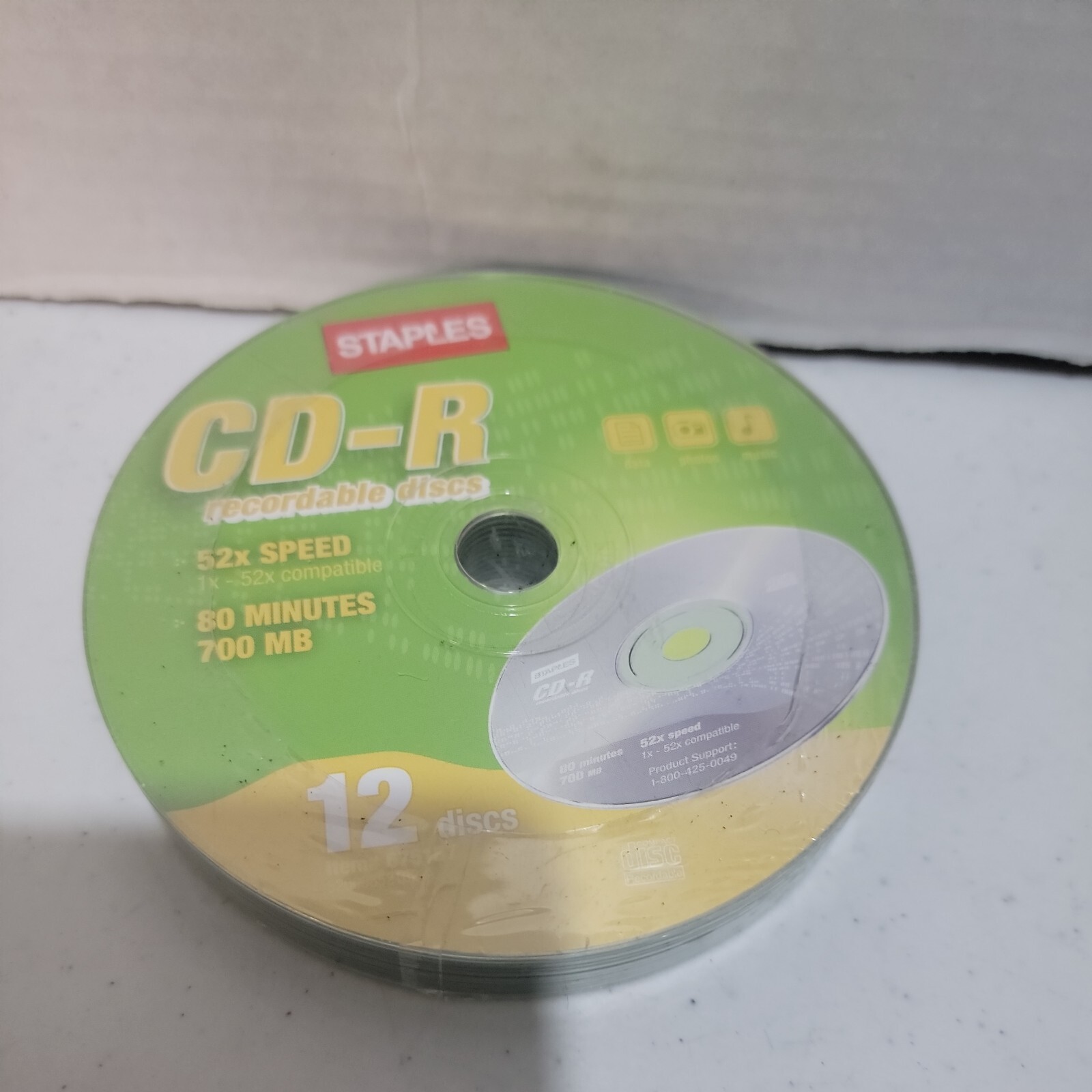 Staples CD-R 700 mb 80 minutes 52x speed 12 pack FACTORY SEALED