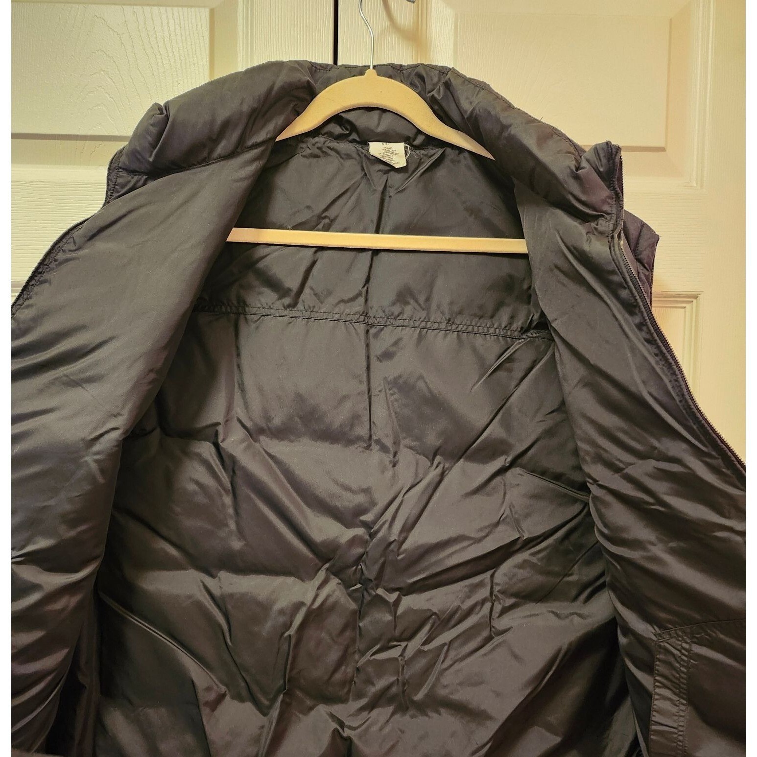 Men Gap Solid Black Down Winter Puffer Vest size … - image 2