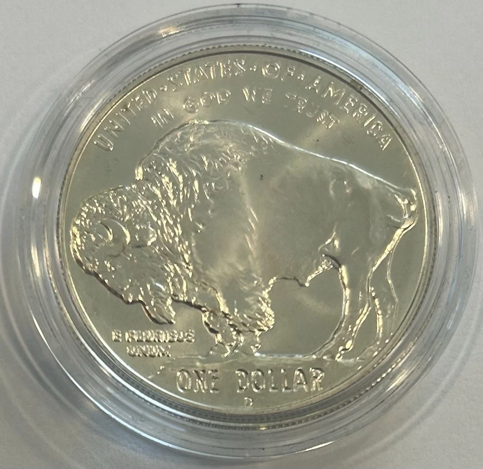 2001 American Buffalo Commemorative Coin Uncirculated Silver Dollar - Image 3 of 4