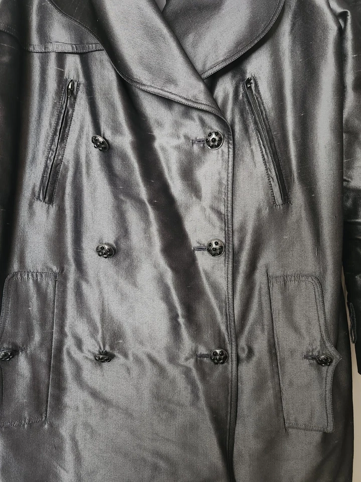 Gabardina Chanel 2008 seda doble botonadura, 42 Foto 2 de 4