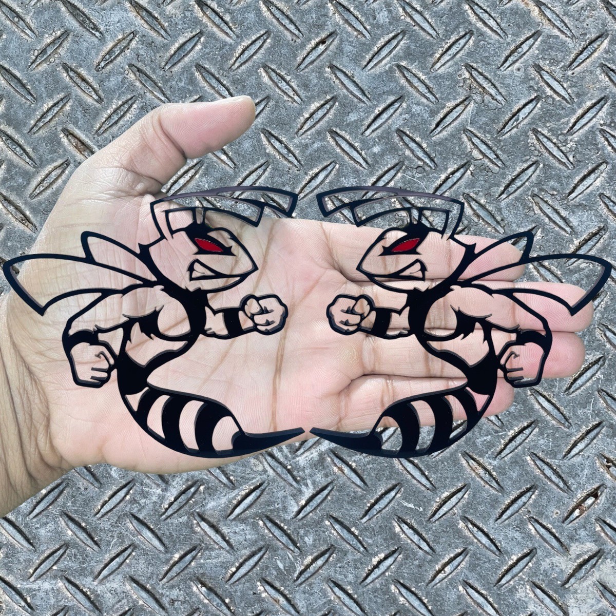 Angry Hornet Fender Emblems – Set Of 2 – Black With Red Eyes – Aggressive Car Badges