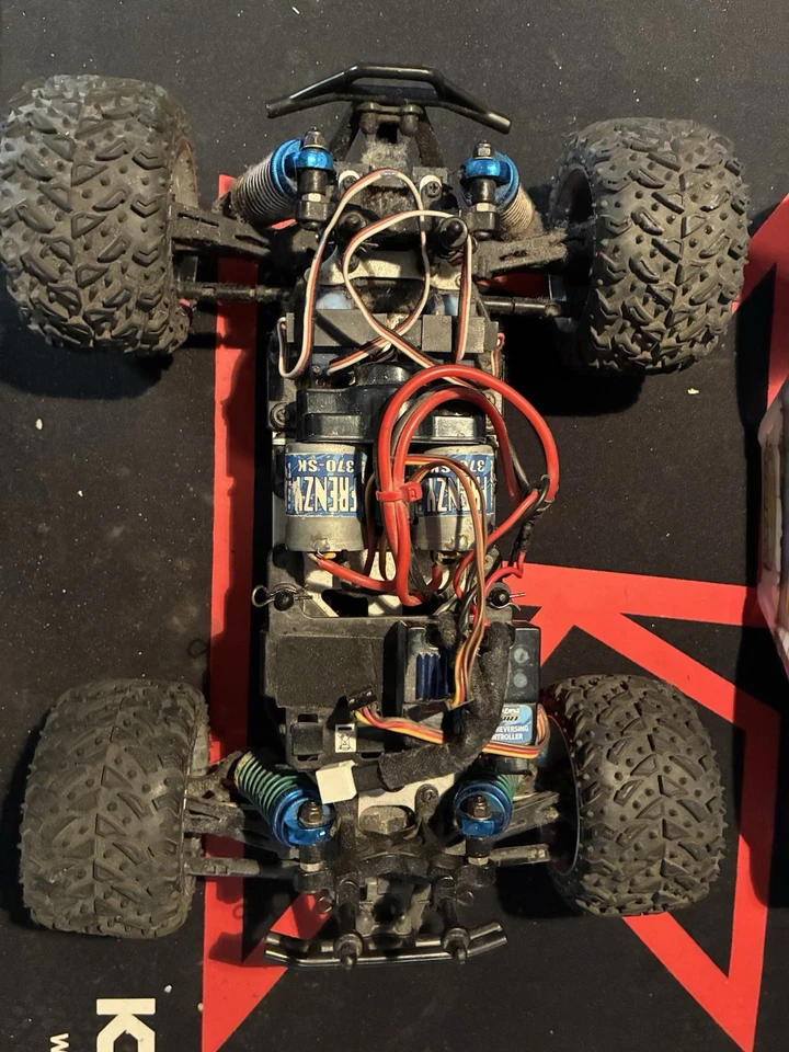 Team Losi Mini LST Monstertruck / 1:18 RC - Bild 2 von 4