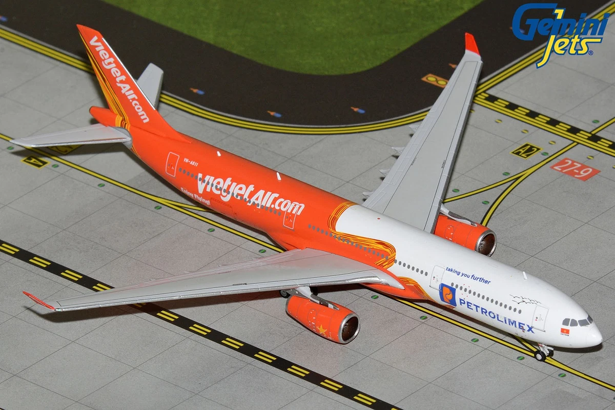 GeminiJets A330 Airbus 1:400 Diecast Aircraft & Spacecraft for