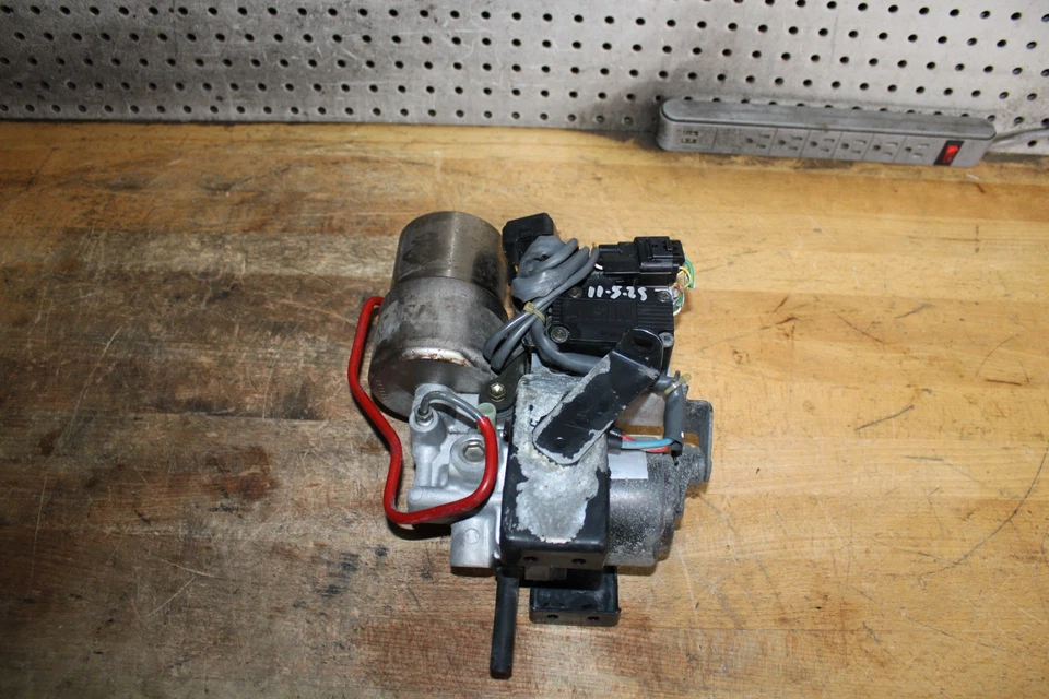2001 2002 2003 TOYOTA PRIUS Gen1 HYBRID ABS BRAKE PUMP HYDRAULIC PUMP SYSTEM OEM - Image 2 of 4