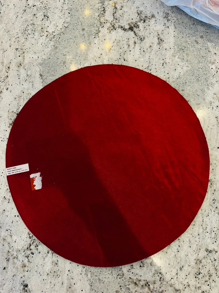 Juego de 4 manteles individuales de cargador con cuentas rojas 13 cuentas redondas hechas a mano de India con cuentas de vidrio para las fiestas Foto 3 de 4