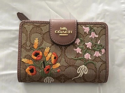 COACH CEC32 Medium Corner Zip Wallet Signature Jacquard w Floral