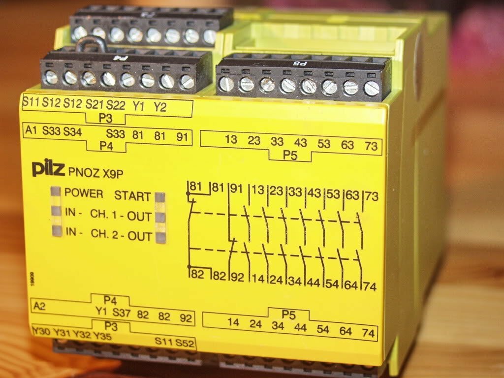 Mushroom Emergency Stop Device 24VDC PNOZ X9P -777609
