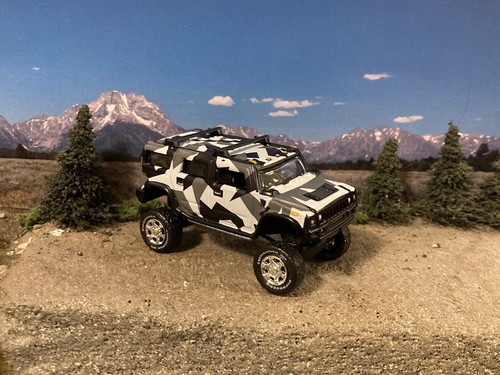 Hummer H2 Lifted 4x4 Johnny Lightning Truck 1/64 Diecast Custom Off Road Mudder - Picture 3 of 12