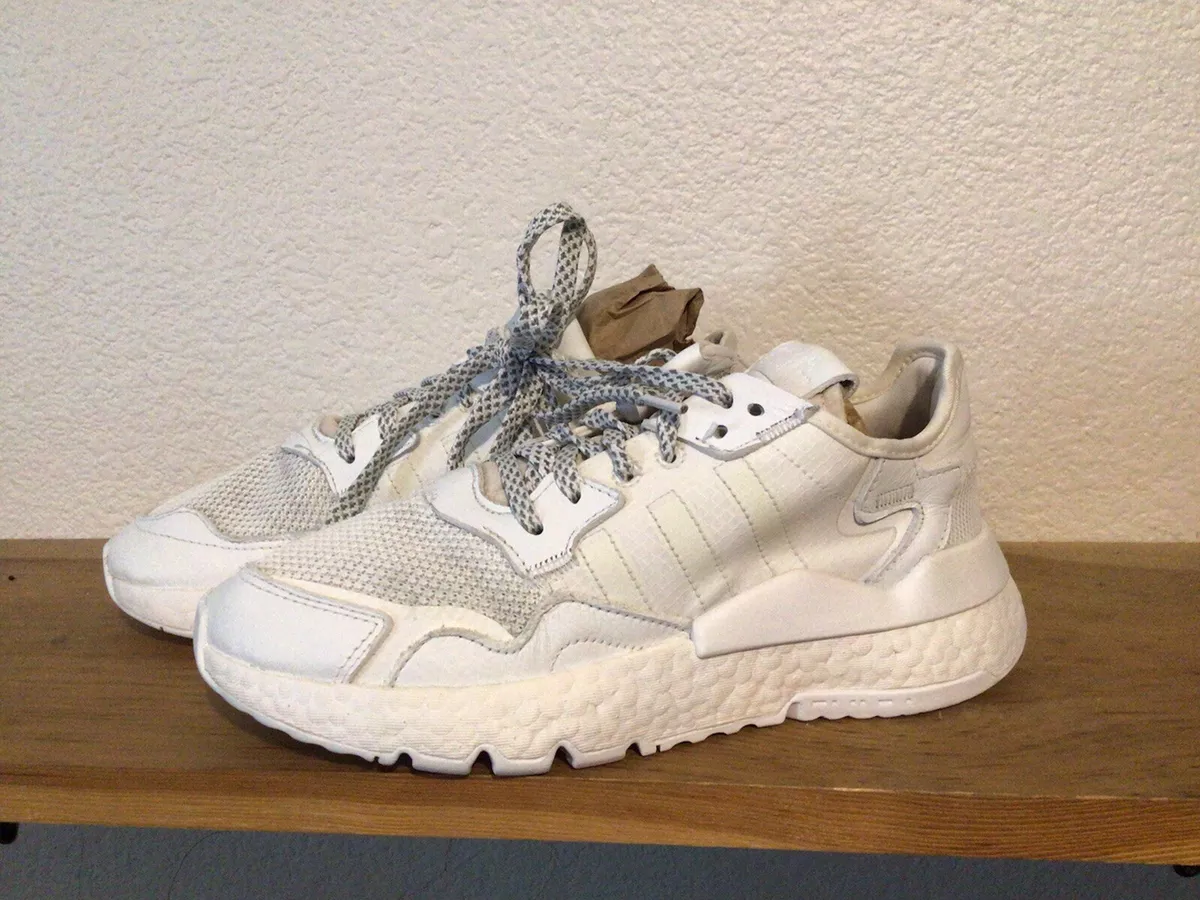 Adidas nite jogger triple white hotsell