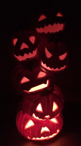 "PILA DE TÓTEM CALABAZA DE ESPUMA TRENDMASTERS JOL HALLOWEEN MOLDE DE SOPLADO DECORACIÓN DE 18" - Imagen 4 de 12