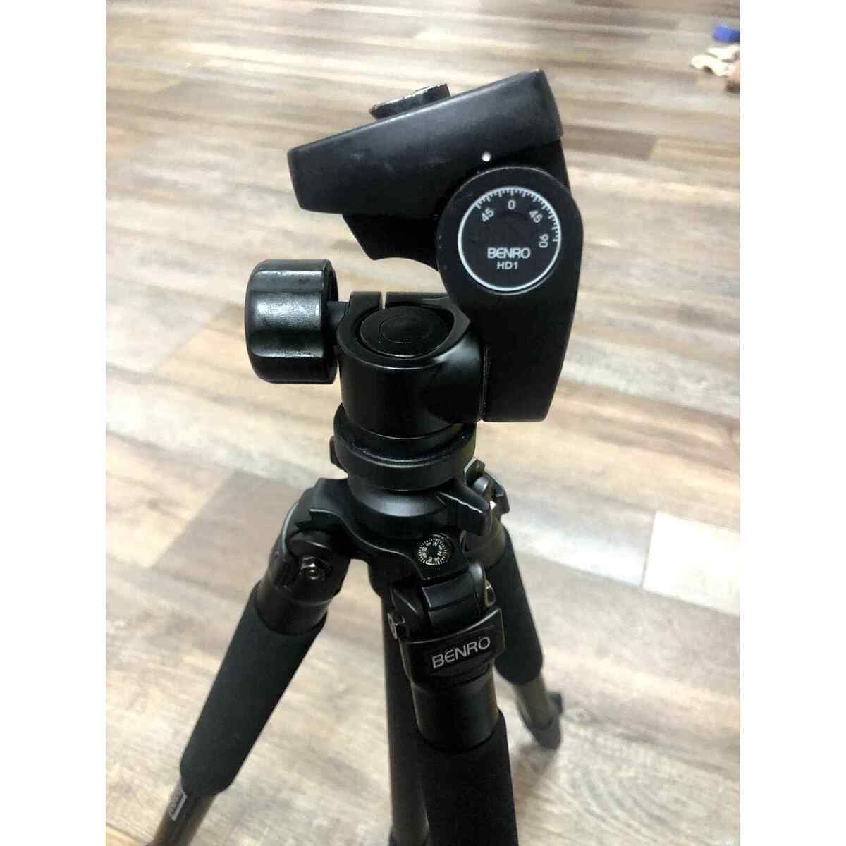 Benro A300F Universal Aluminium Tripod & HD-1 Head Kit Benro A300F Universal Aluminium Tripod & HD-1 Head Kit