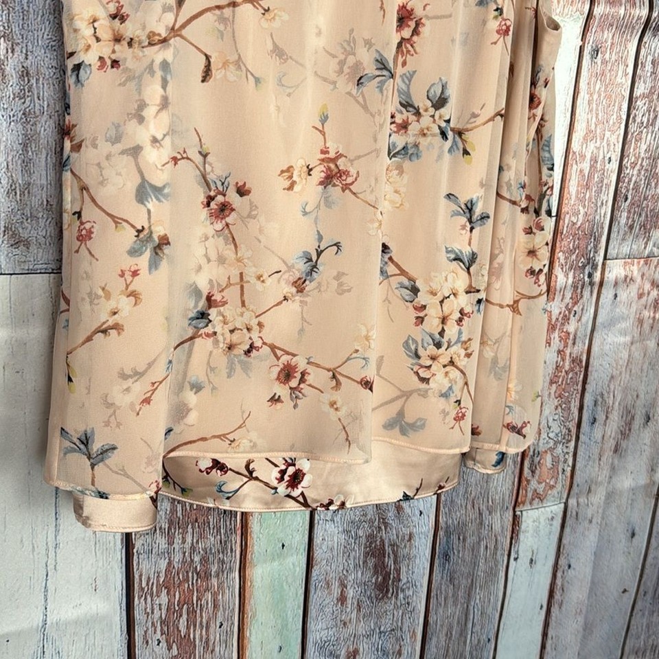 White House Black Market Size M Floral Pink Sleeveless Blouse Summer