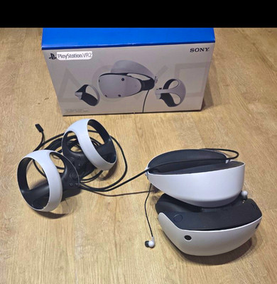Sony PlayStation VR2 VR-Headset für PC & Konsole mit Controllern, Weiß/Schwarz