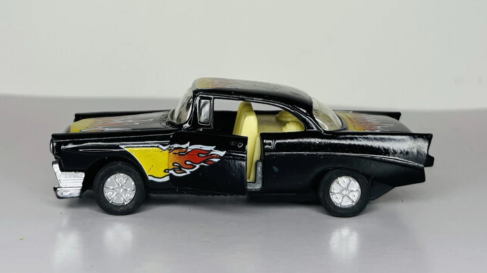 Chevy Chevrolet 1956, 1,75”x4,5” auto fundido a presión con acción de tracción trasera usado en excelente estado Foto 4 de 4