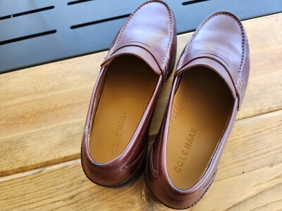 Cole Haan Men display picture 1