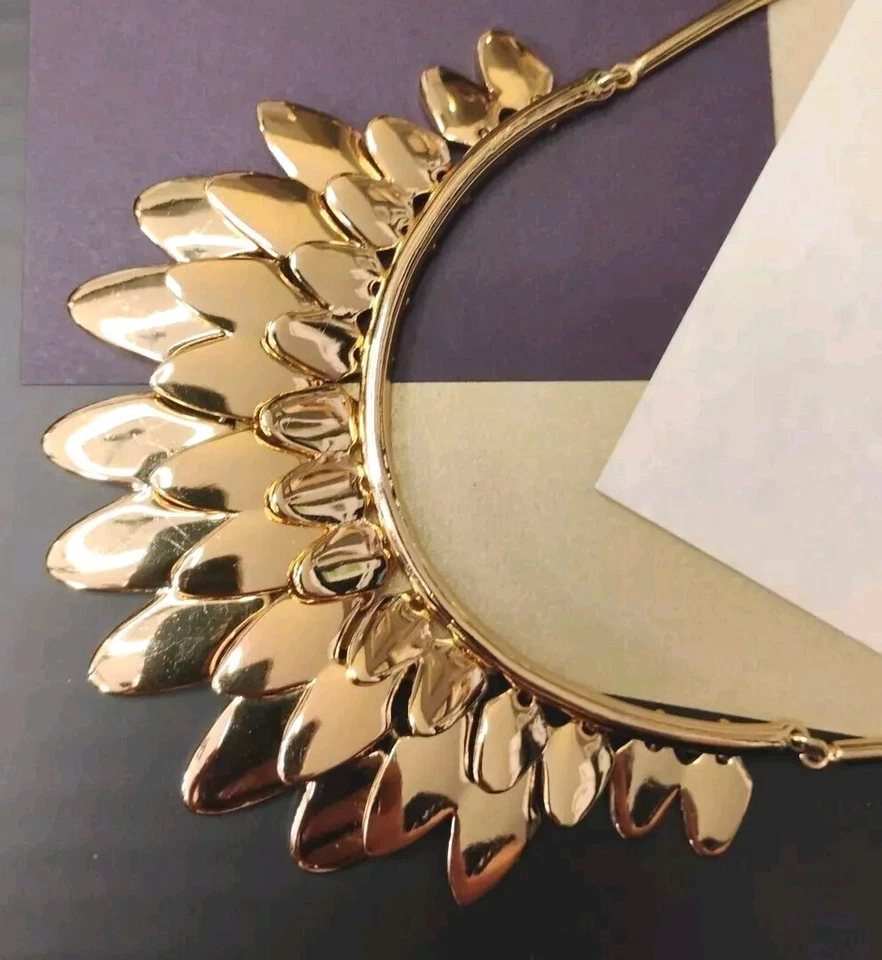 Collar KATE SPADE Nueva York "Fancy Flock" Tono Dorado En Capas Pluma Ambiente Collar Foto 2 de 4