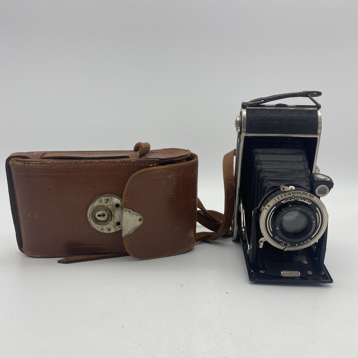 Voigtlander Bessa - 6x9cm and 4.5x6cm Format on 120 film. Compur