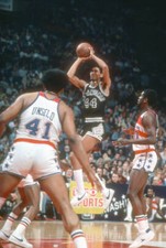 George Gervin of the San Antonio Spurs s1980's Basketball photo 10