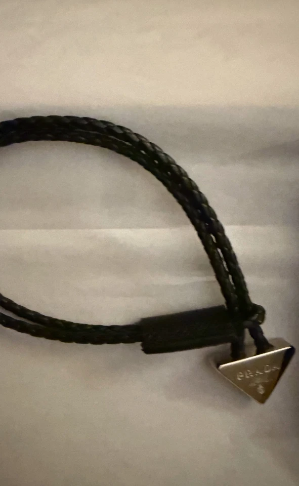 Pulsera Prada Cuero Trenzado Saffiano Negro - ¡¡Chic/Delicado/Lindo!!! Foto 4 de 4