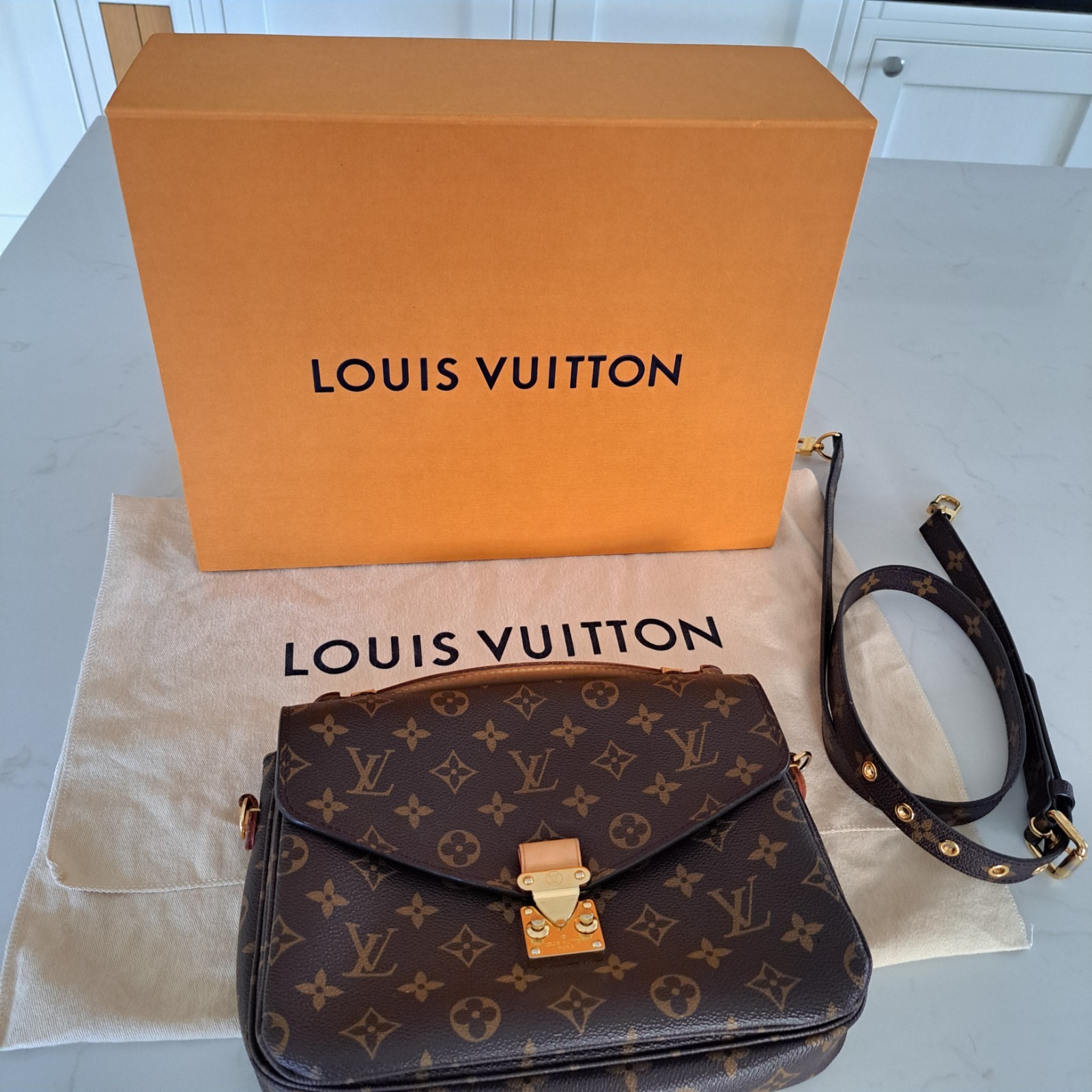 Louis Vuitton Pochette Metis Monogram Canvas Bag Box & Dustbag - Authentic 2016