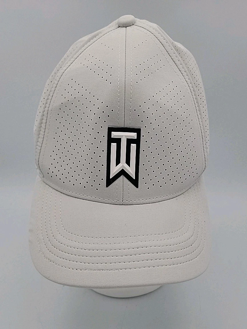 Casquette TW AeroBill Classic 99 De Tiger Woods Sur Le Compte Instagram De Attigerwoods