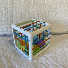 Fat Brain Toys Inny Bin Baby Sensory Develop ...